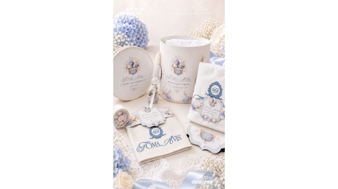 Trusou Botez Băiat Blue Hydrangea Hortensii Bleu și Monogramă Regală 2